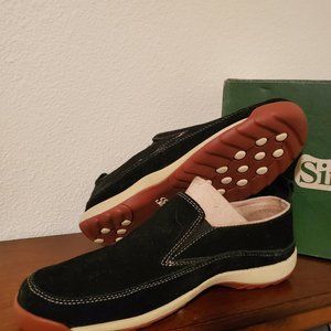 Simple Spice Shoes Black Suede Slip-Ons Women's Size 9